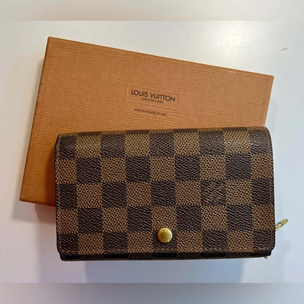 Louis Vuitton Damier Ebene Porte Monnaie Billets Tresor Wallet